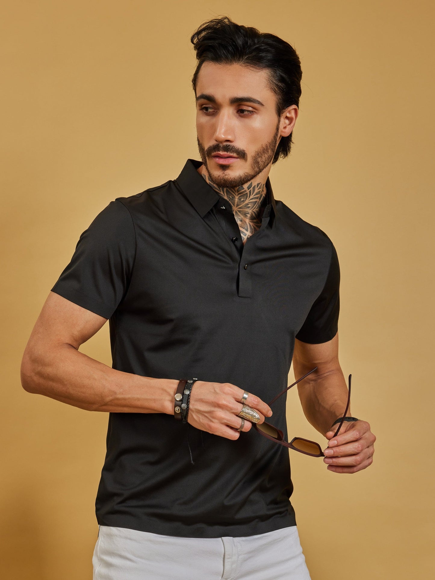 OTFIT T-Shirt Men’s Stitchless Polo T-Shirt – Jet Black Premium Nylon, No Pocket, 3-Button Placket